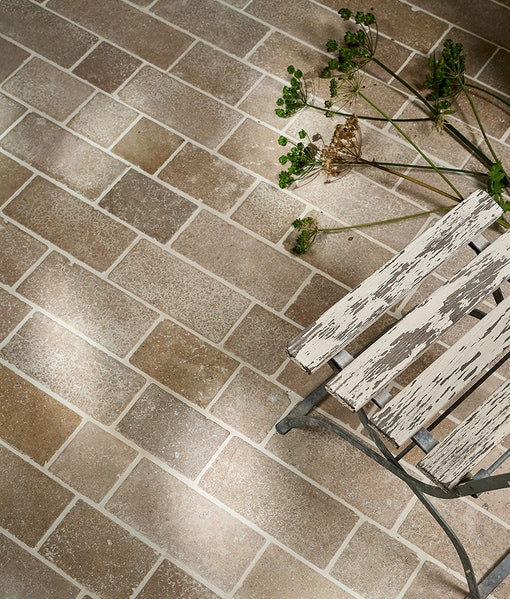 Wychwood Limestone Tumbled & Etched Cobble