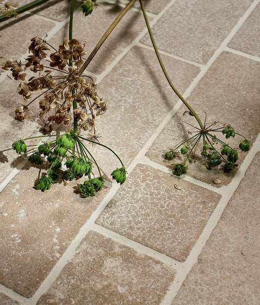 Wychwood Limestone Tumbled & Etched Cobble